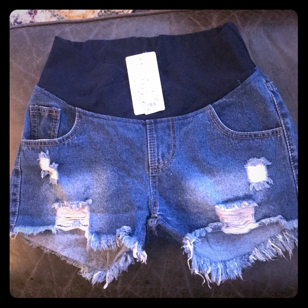 Cotton/spandex yoga waist distressed denim short